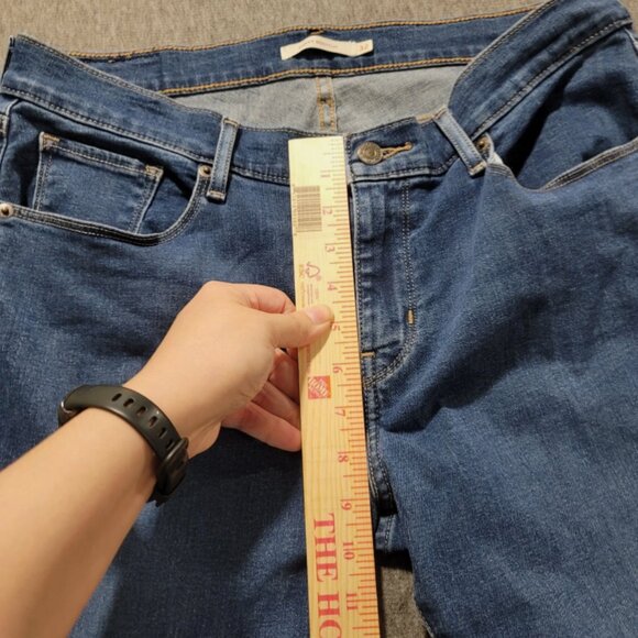 Levis Jeans Womens 32x30 Blue Medium Wash Low Rise Curvy Bootcut - Picture 8 of 9